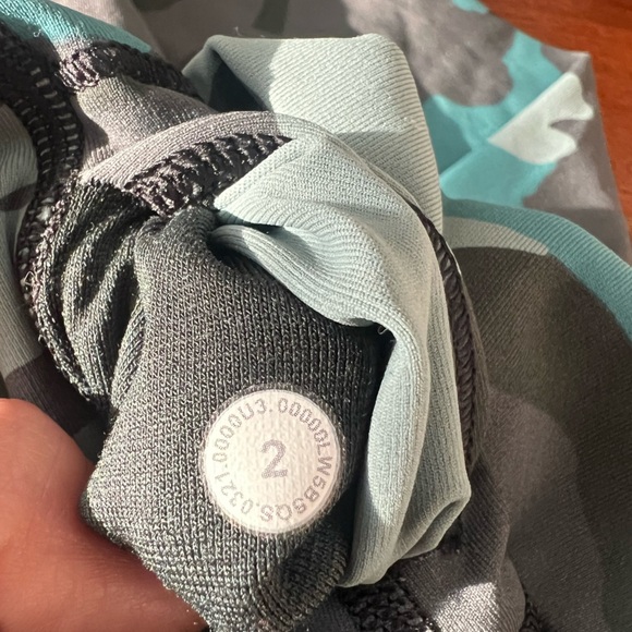 Lululemon Wonder Under High Rise Leggings (25”) - Picture 3 of 3